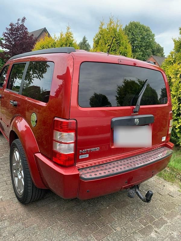 Second-hand Dodge Nitro 177 CP (130 kW) 2008 Roșu SUV