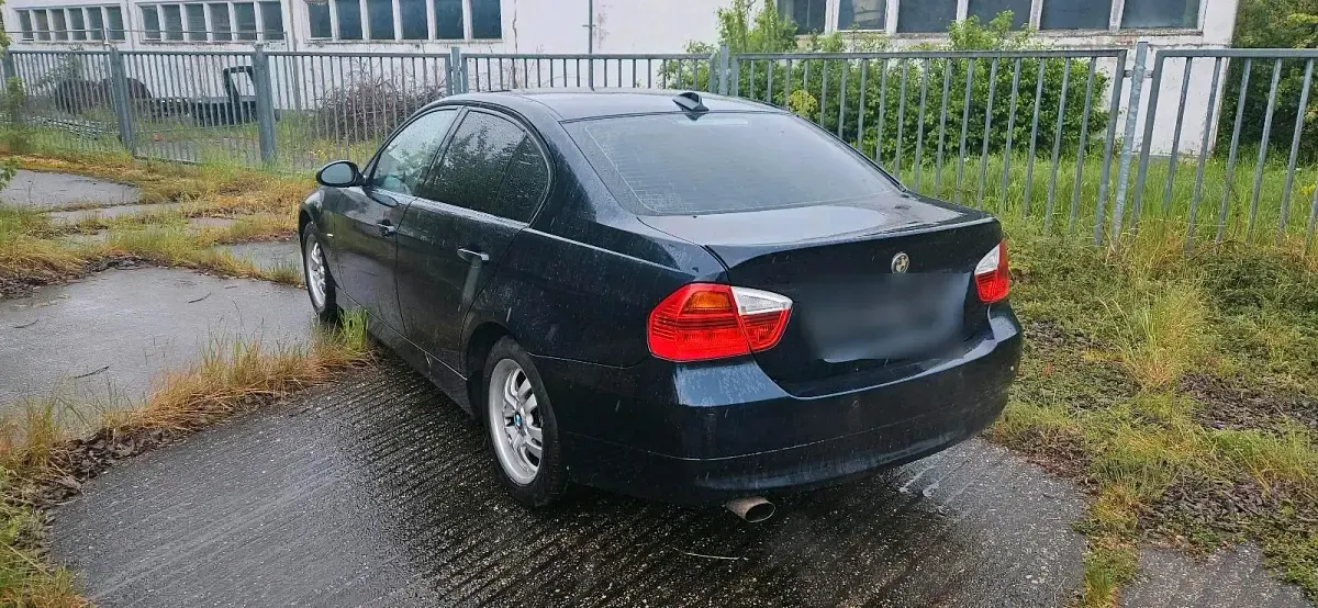 Używany BMW 320 150 KM (110 kW) 2004 Niebieski Sedan/Limuzyna