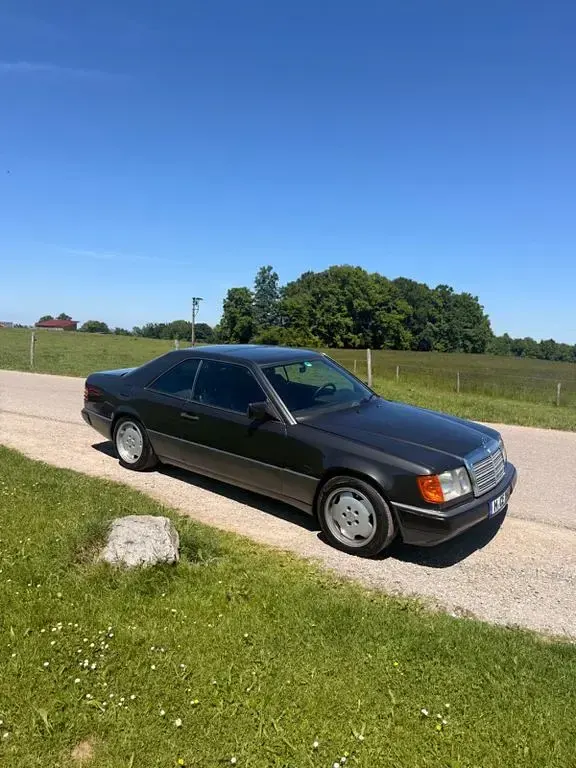 Gebraucht Mercedes 300 180 PS (132 kW) 1992 Schwarz Coupé