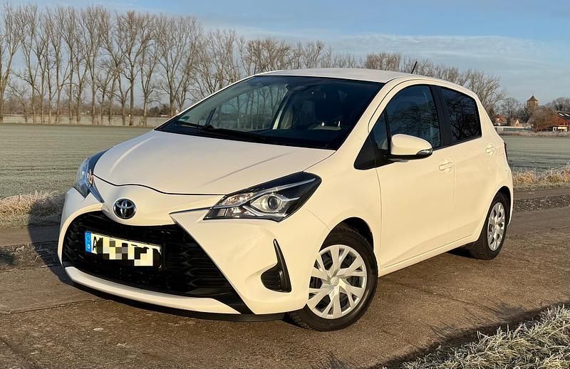 Gebraucht Toyota Yaris 72 PS (52 kW) 2020 Weiß Kleinwagen