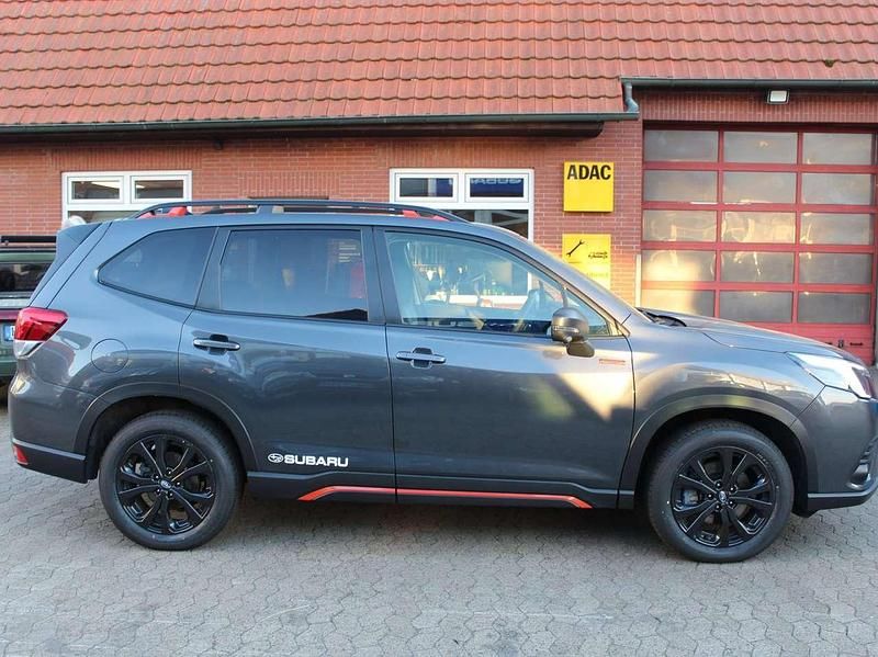 Magnetite gray (m) Gebraucht 2024 Subaru Forester Exclusive+ SUV | 35.990 € (Fairer Preis) - Bild 1/4