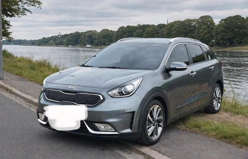 Gebraucht Kia Niro Vision 141 PS (103 kW) 2018 Grau SUV