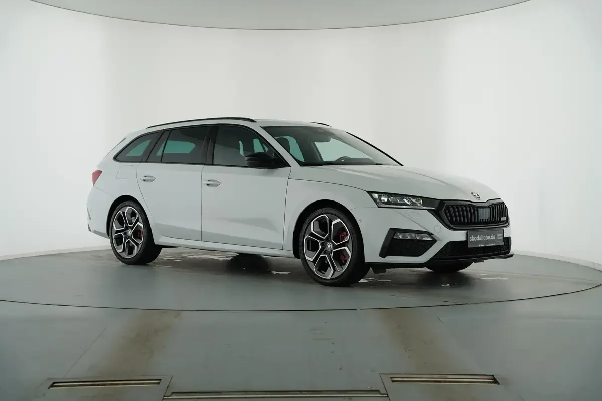 Gebraucht Skoda Octavia RS 245 PS (180 kW) 2022 Moonweiss metallic Kombi