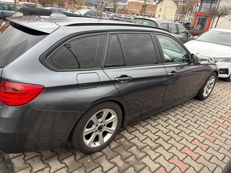 Gebraucht BMW 320 M Sport 184 PS (135 kW) 2013 Grau Kombi