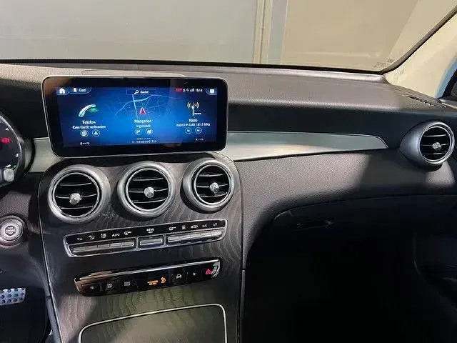 Gebraucht Mercedes GLC300e 306 PS (225 kW) 2021