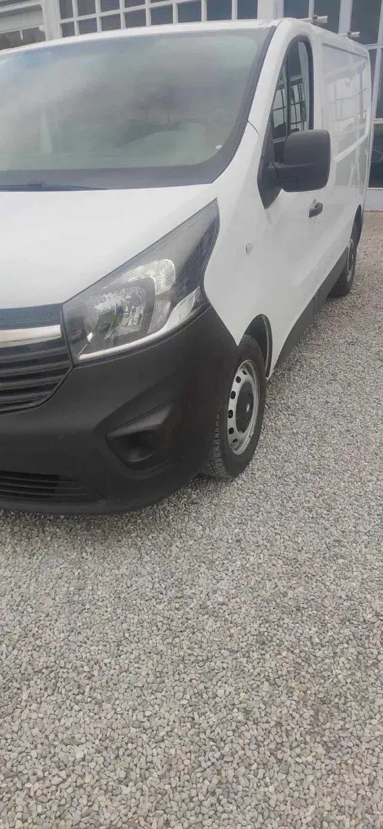Gebraucht Opel Vivaro 120 PS (88 kW) 2018 Weiß Van / Kleinbus