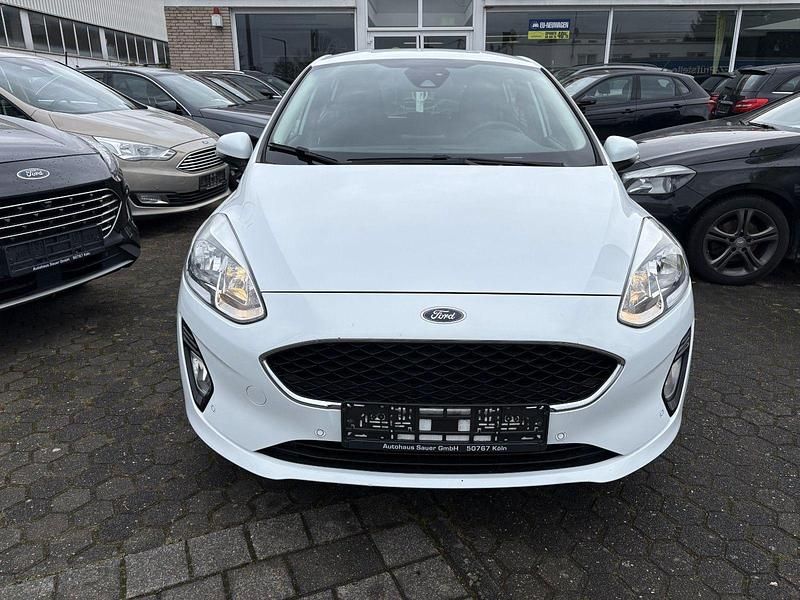 Gebraucht Ford Fiesta Cool & Connect 101 PS (74 kW) 2018 Weiß Kleinwagen