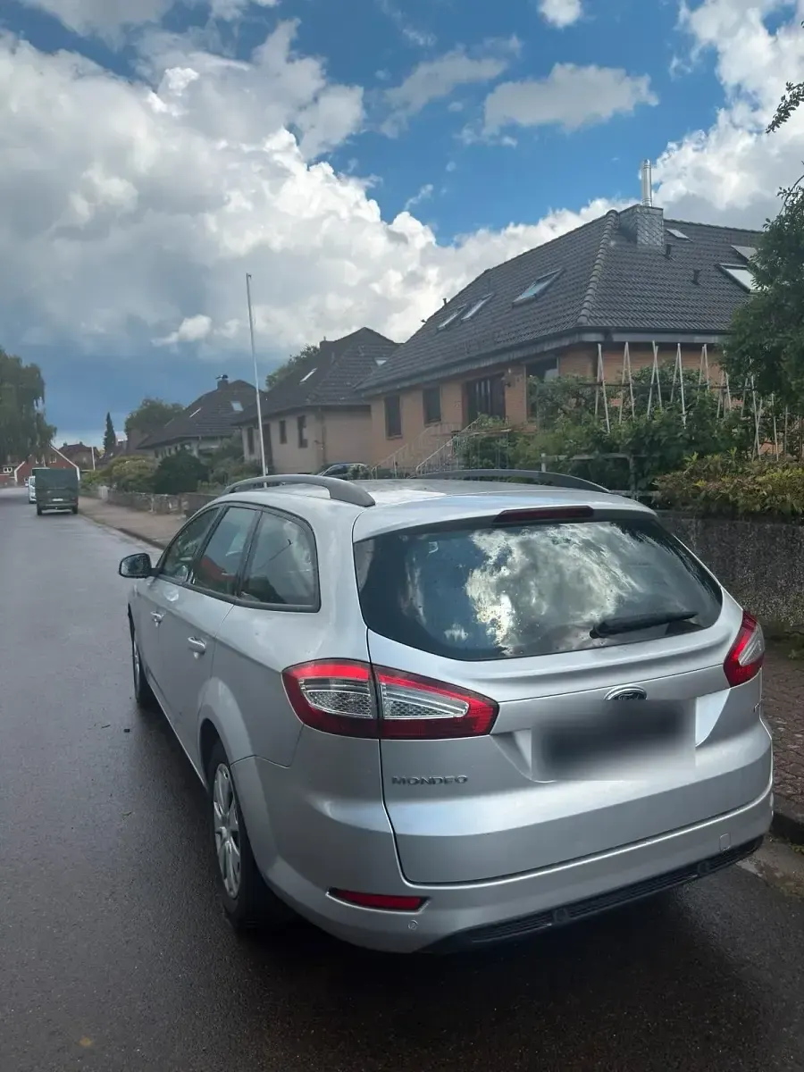 Gebraucht Ford Mondeo 115 PS (84 kW) 2010 Grau Kombi