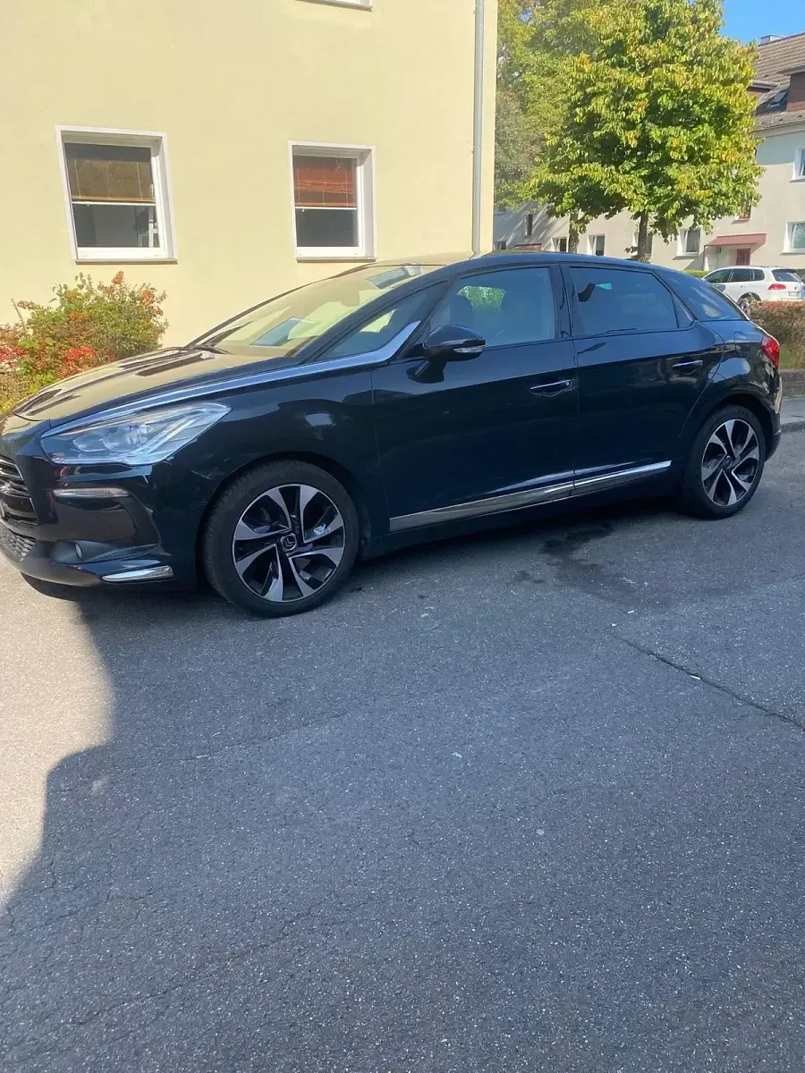 Gebraucht Citroën DS5 Chic 163 PS (119 kW) 2014 Schwarz Kleinwagen