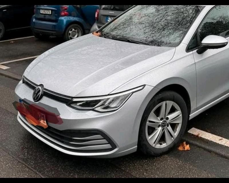 Silber Gebraucht 2020 VW Golf VIII Kombi | 19.000 € (Etwas zu teuer) - Bild 1/2