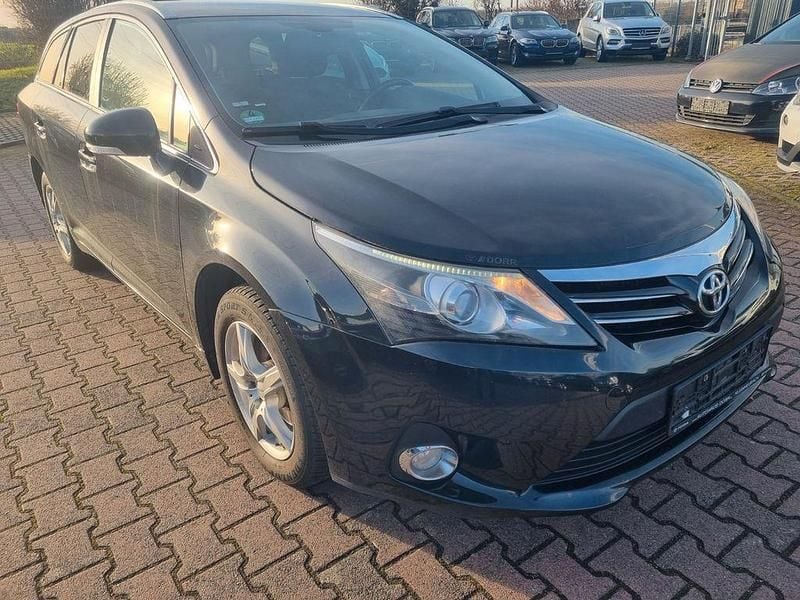 Gebraucht Toyota Avensis Edition 124 PS (91 kW) 2014 Schwarz Kombi