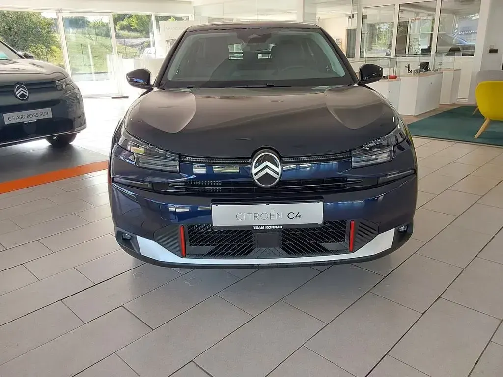 Neu Citroën C4 145 PS (106 kW) 2026 Blau SUV