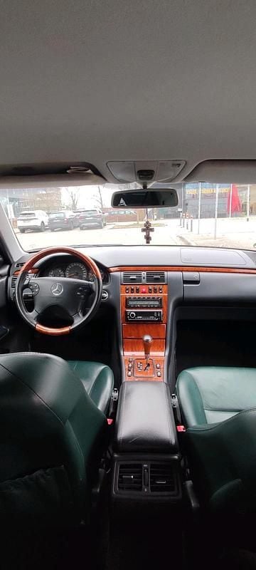 Gebraucht Mercedes E320 197 PS (144 kW) 2001 Grün Limousine