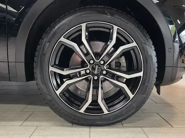 Gebraucht Jaguar E-Pace R-Dynamic 241 PS (177 kW) 2018 Farallon black SUV