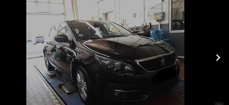 Schwarz Gebraucht 2021 Peugeot 308 Active Limousine | 10.900 € (Etwas zu teuer) - Bild 1/4