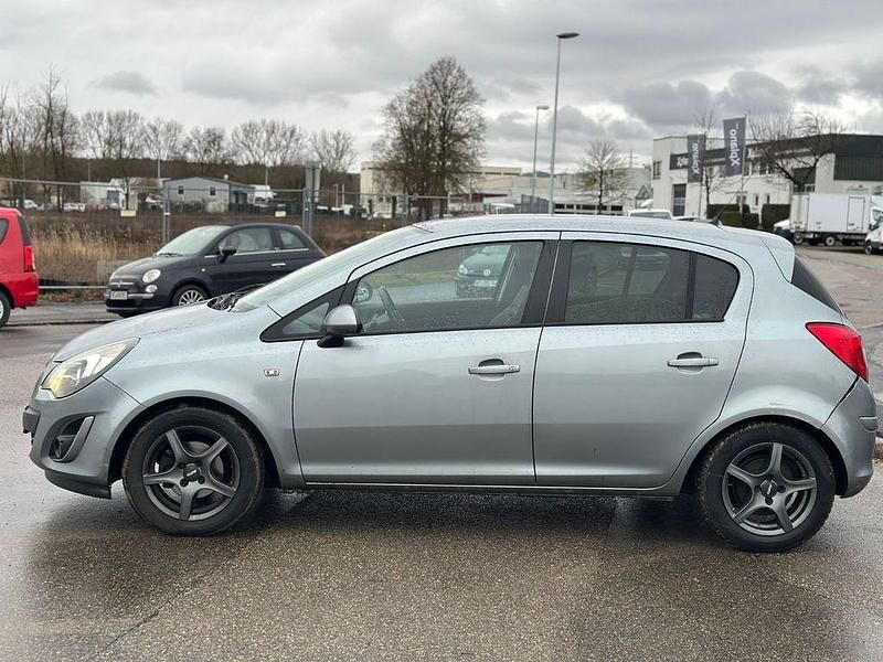 Gebraucht Opel Corsa Innovation 101 PS (74 kW) 2011 Silber Limousine