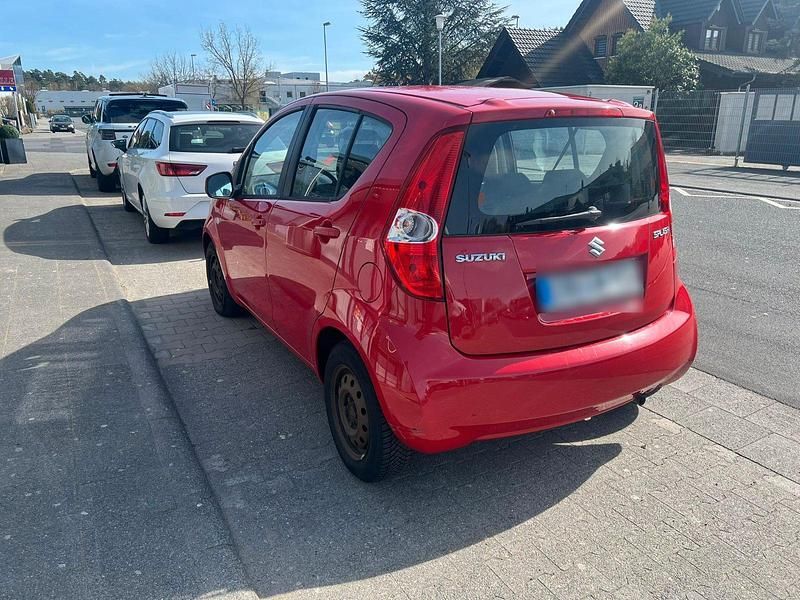 Gebraucht Suzuki Splash 65 PS (47 kW) 2009 Rot Kleinwagen