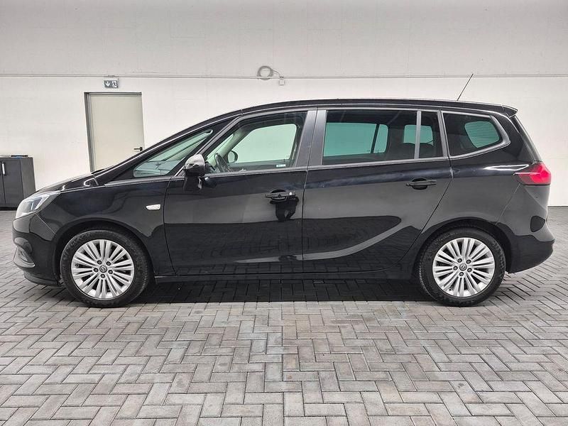Gebraucht Opel Zafira 140 PS (102 kW) 2018 Onyxschwarzmet. Van / Kleinbus