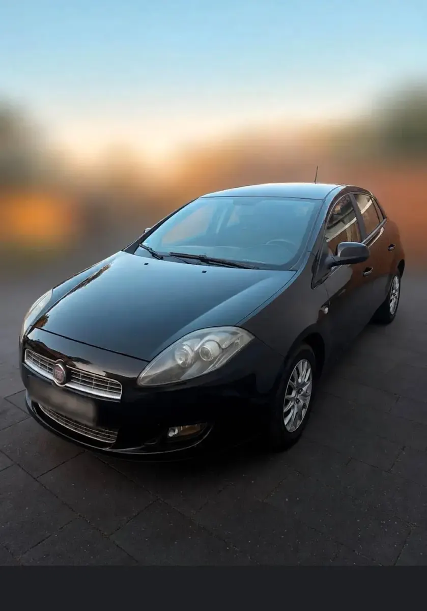 Gebraucht Fiat Bravo 90 PS (66 kW) 2011 Schwarz Kleinwagen