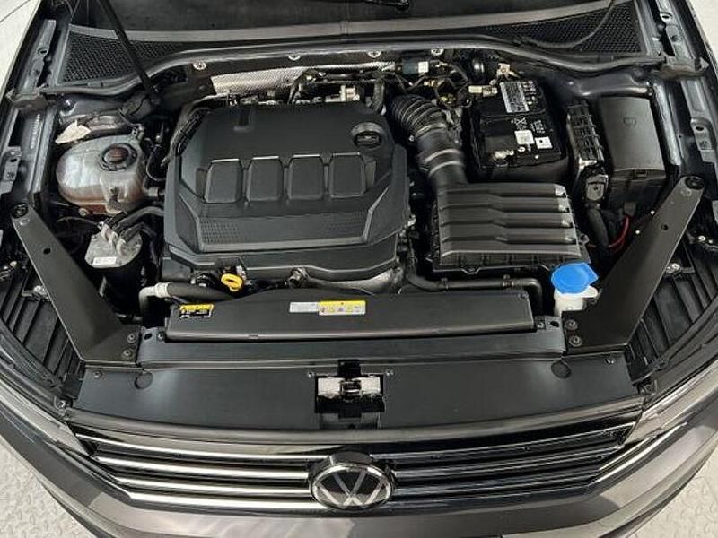 Gebraucht VW Passat 200 PS (147 kW) 2021 Grau Kombi