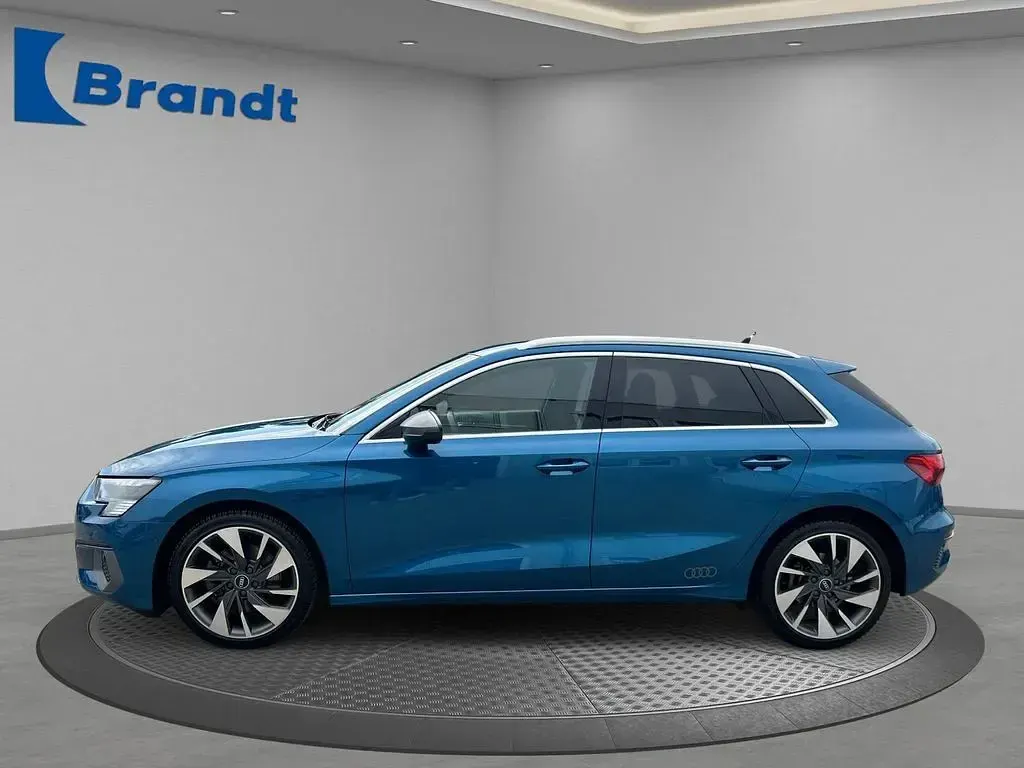 Gebraucht Audi A3 Edition .1 150 PS (110 kW) 2021 Blau Limousine