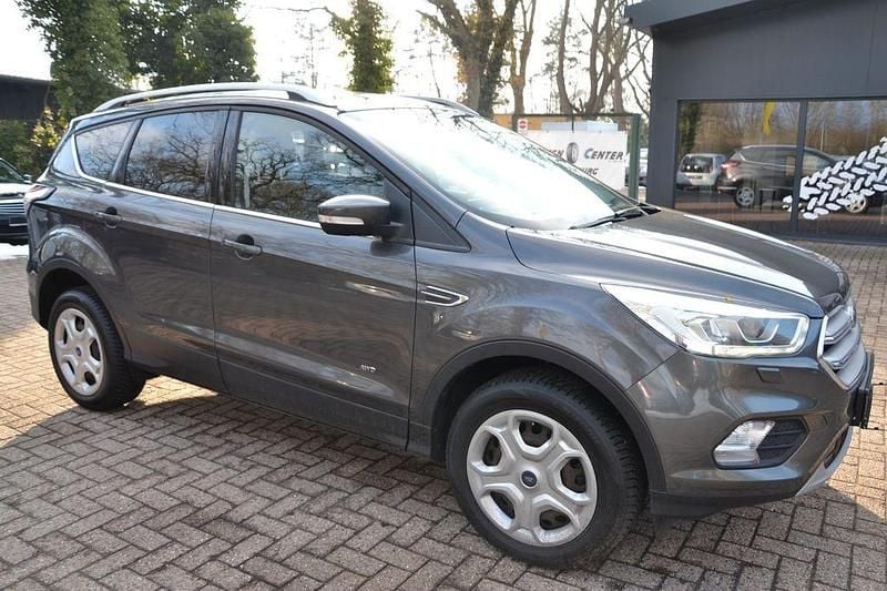 Gebraucht Ford Kuga Cool & Connect 179 PS (131 kW) 2017 Grau SUV