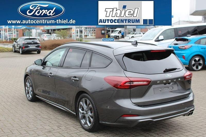 Gebraucht Ford Focus ST-Line X 116 PS (85 kW) 2025 Grau Limousine