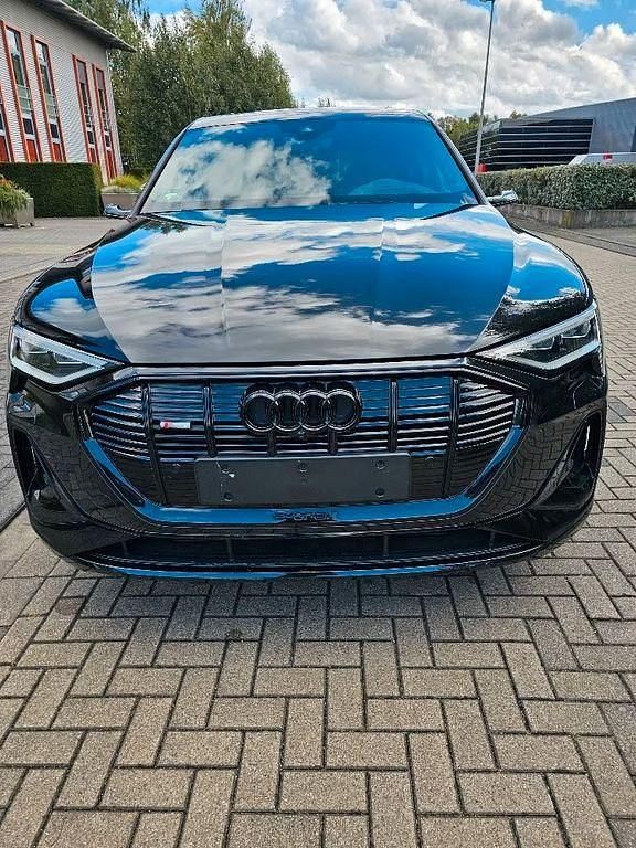 Schwarz Gebraucht 2021 Audi e-tron Sportback S-Line SUV | 27.800 € - Bild 1/4