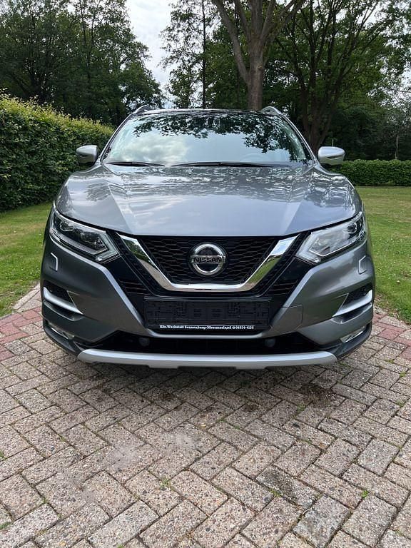 Grau Gebraucht 2019 Nissan Qashqai N-Motion SUV | 17.800 € (Fairer Preis) - Bild 1/4