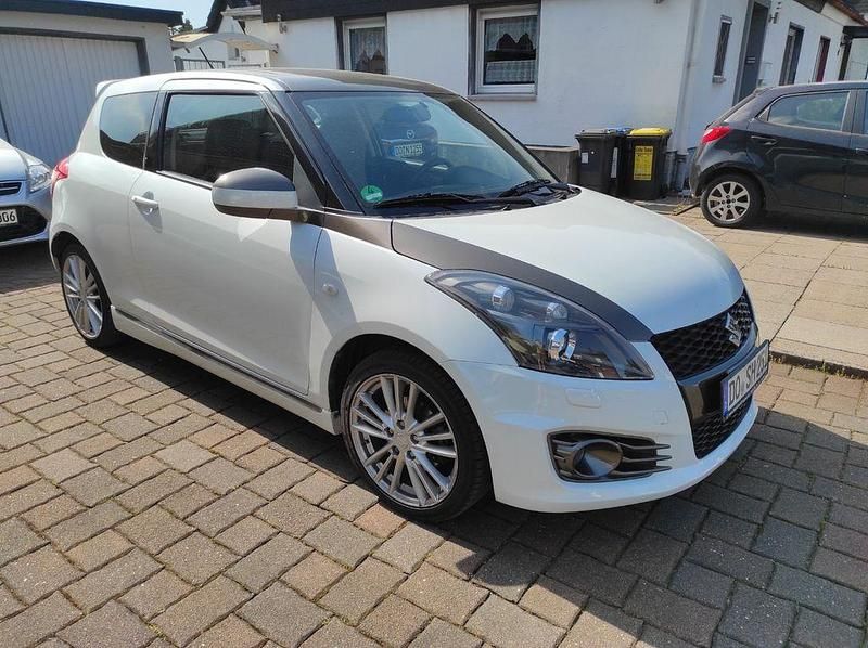 Weiß Gebraucht 2016 Suzuki Swift Sport Kleinwagen | 10.990 € (Fairer Preis) - Bild 1/4