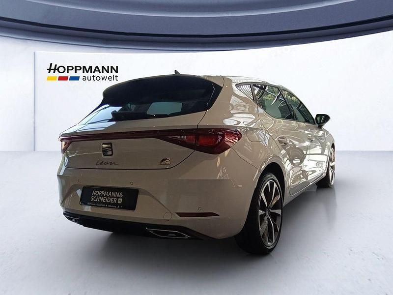 Gebraucht Seat Leon FR-Line 204 PS (150 kW) 2024 Weiß Limousine
