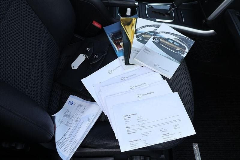 Gebraucht Mercedes A180 109 PS (80 kW) 2011 Blau Van / Kleinbus