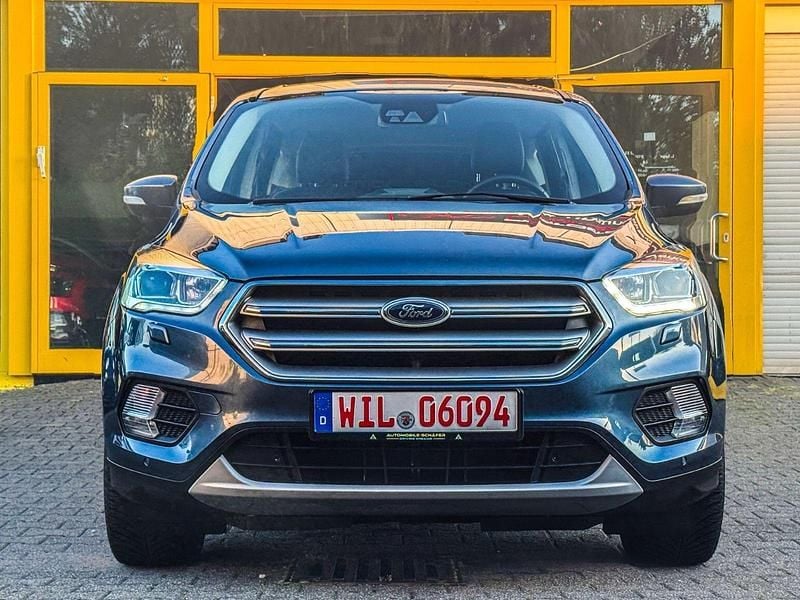 Gebraucht Ford Kuga Titanium 175 PS (128 kW) 2019 Blau SUV