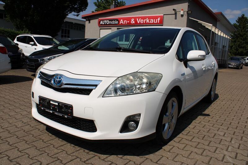Weiß Gebraucht 2010 Toyota Auris Limousine | 7.490 € (Fairer Preis) - Bild 1/4