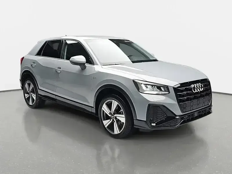 Neu Audi Q2 S-Line 150 PS (110 kW) 2025 Grau SUV