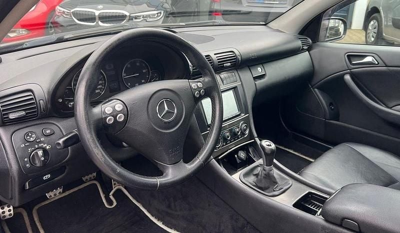 Gebraucht Mercedes C220 177 PS (130 kW) 2007 Schwarz Coupé