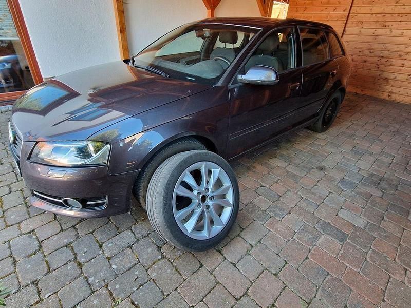 Gebraucht Audi A3 Ambition 140 PS (102 kW) 2011 Grau Kleinwagen