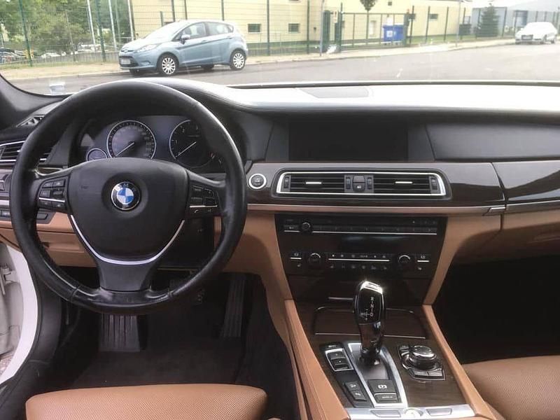 Gebraucht BMW 740 306 PS (225 kW) 2010 Beige Limousine