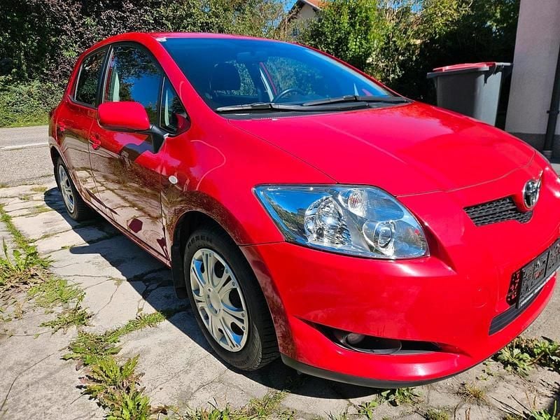 Rot Gebraucht 2009 Toyota Auris Kleinwagen | 3.600 € (Superpreis) - Bild 1/4