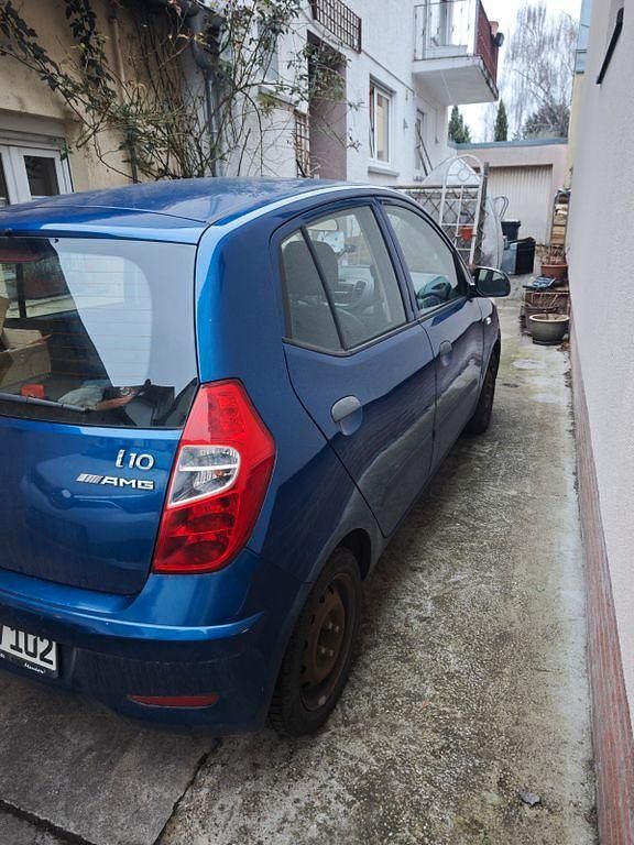 Gebraucht Hyundai i10 Edition 69 PS (50 kW) 2012 Blau Kleinwagen