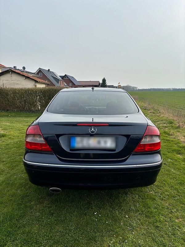 Gebraucht Mercedes CLK220 150 PS (110 kW) 2007 Blau Coupé
