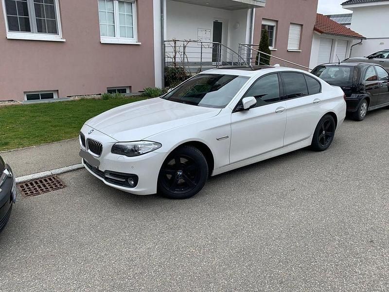 Gebraucht BMW 520 Comfort Edition 190 PS (139 kW) 2016 Weiß Limousine