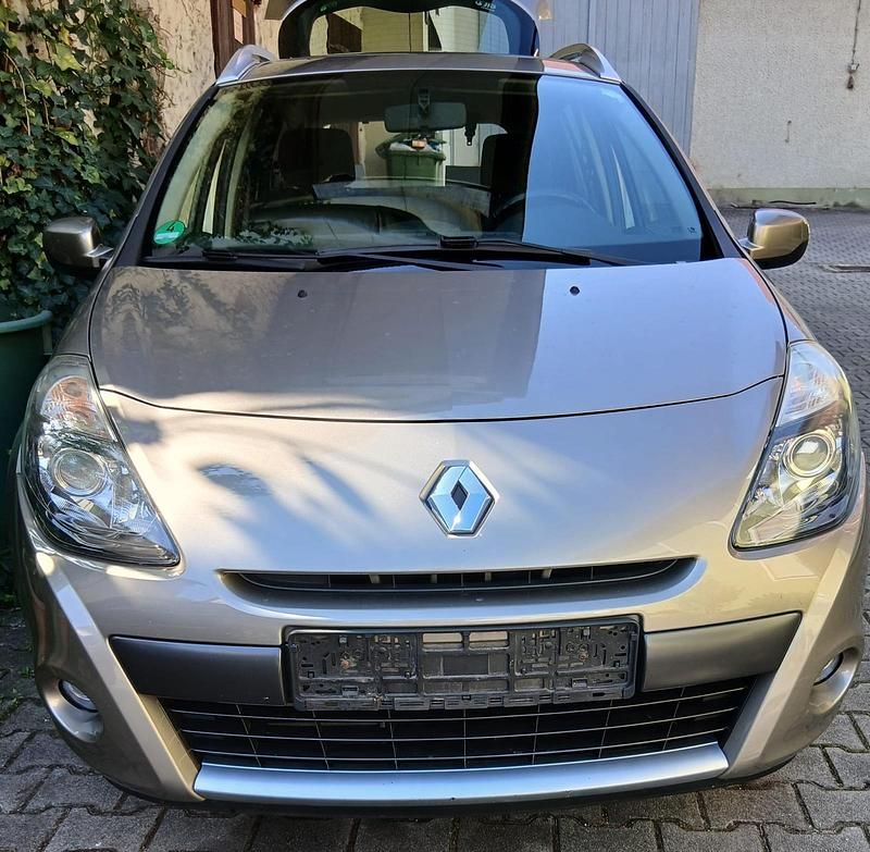 Braun Gebraucht 2009 Renault Clio III Kombi | 2.450 € - Bild 1/4