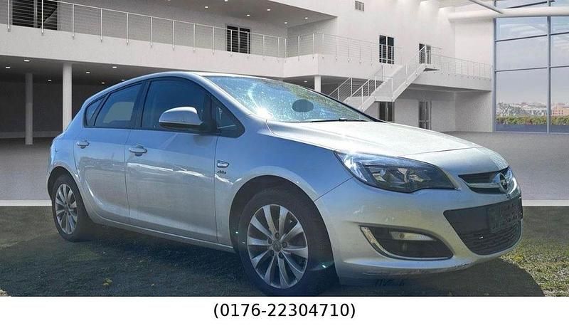 Usata Opel Astra Active 131 CV (96 kW) 2013 Argento Berlina