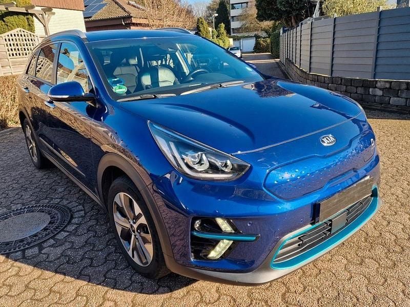 Gebraucht Kia Niro Spirit 150 kW (204 PS) 2021 Blau SUV
