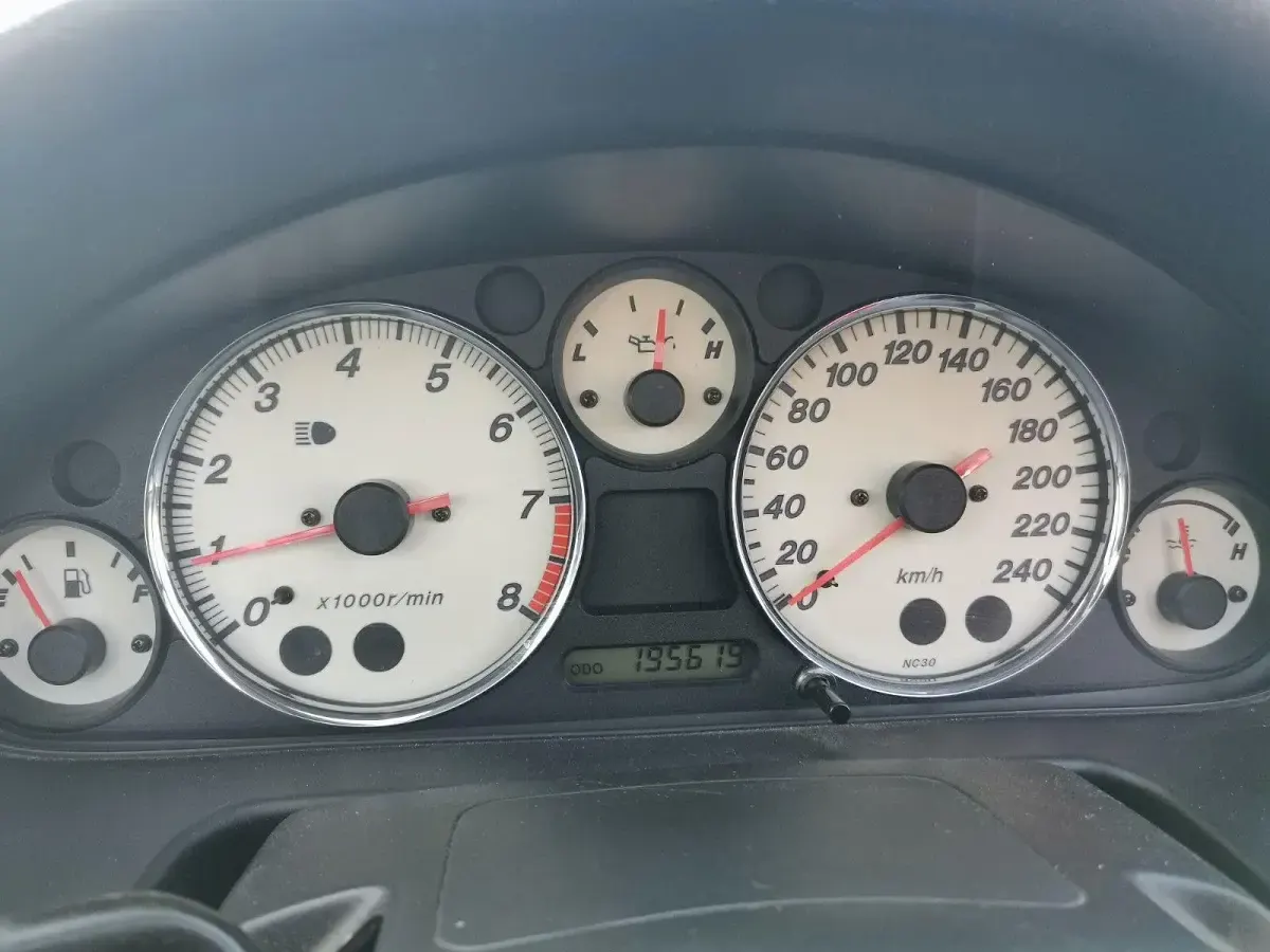 Usata Mazda MX5 110 CV (80 kW) 2005 Rosso Cabrio