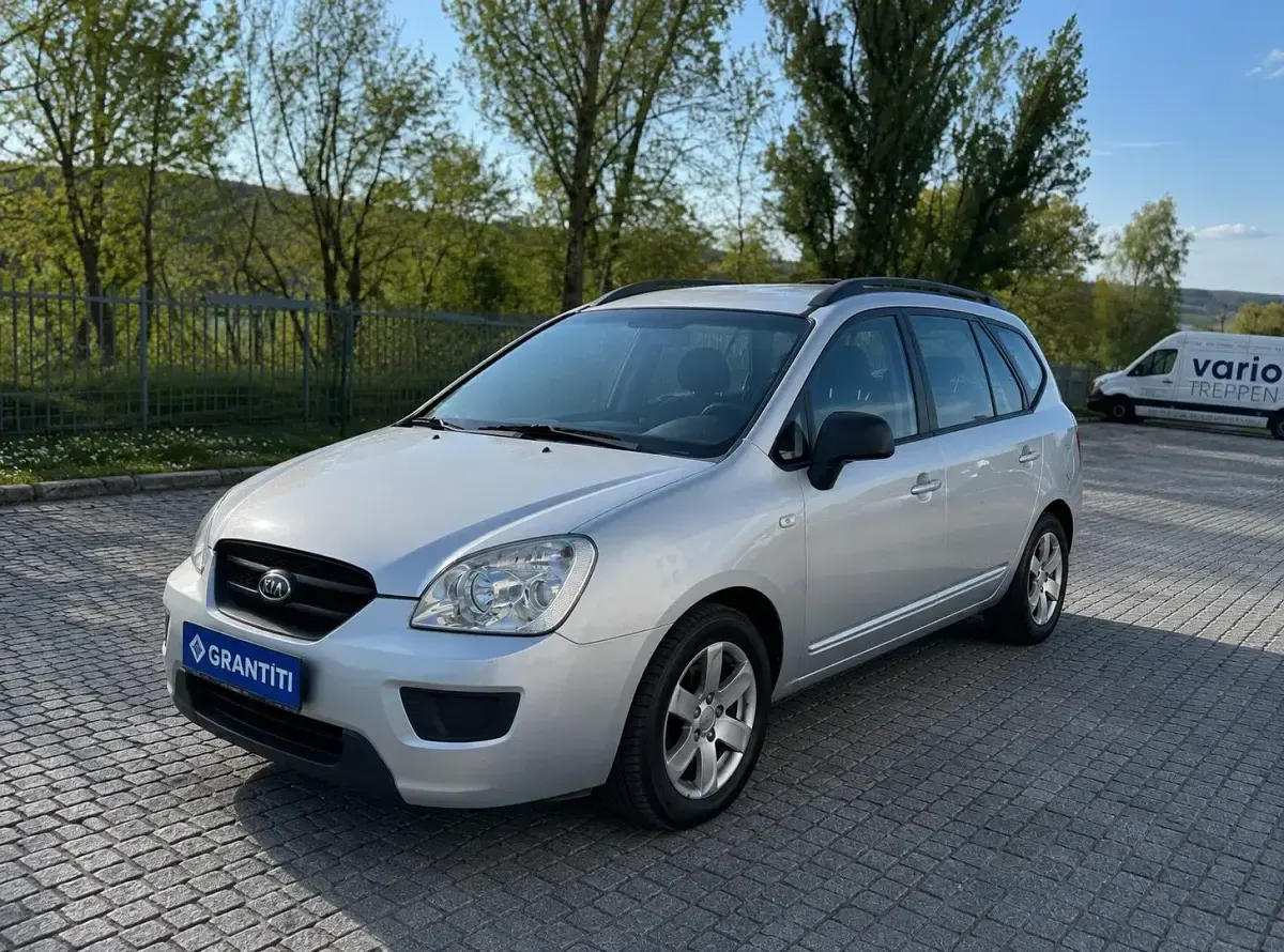 Gebraucht Kia Carens 140 PS (102 kW) 2009 Van / Kleinbus