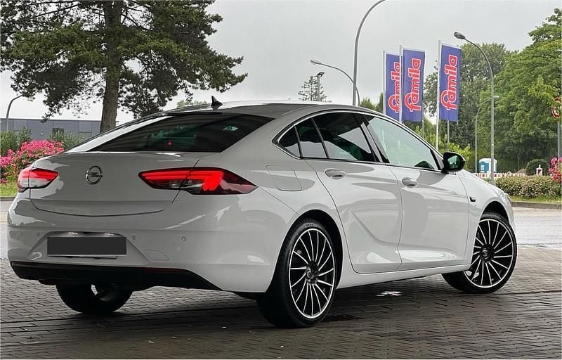 Weiß Gebraucht 2021 Opel Insignia Sport Limousine | 19.999 € (Etwas zu teuer) - Bild 1/4