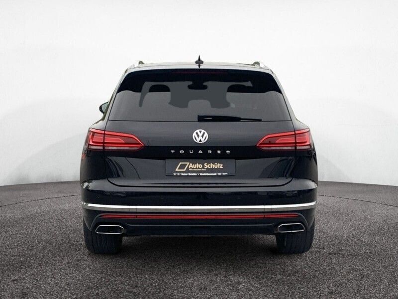 Gebraucht VW Touareg Basis 231 PS (169 kW) 2020 Deep black perleffekt SUV