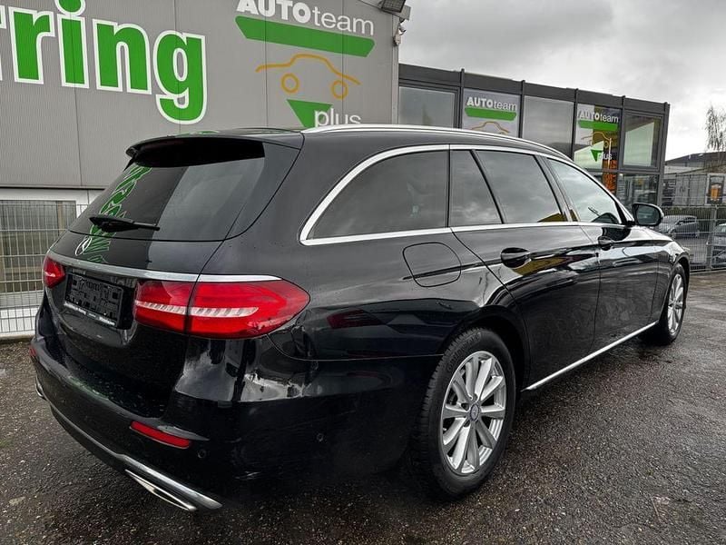 Gebraucht Mercedes E250 211 PS (155 kW) 2016 Schwarz Kombi